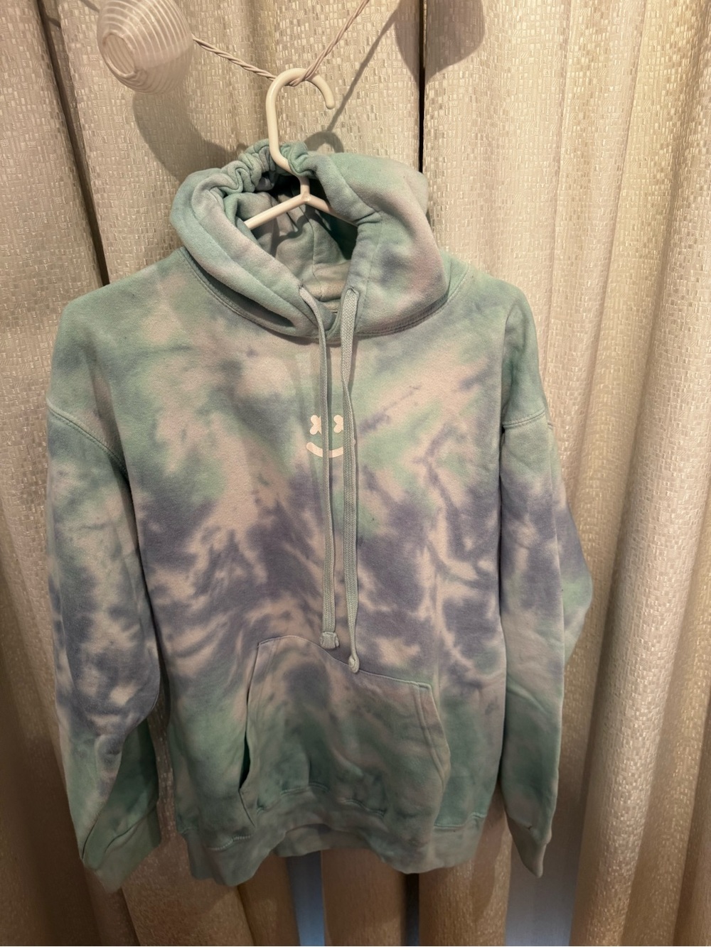 Tie-Dye Pullover Hoodie in Mint Green & Lavender Blend